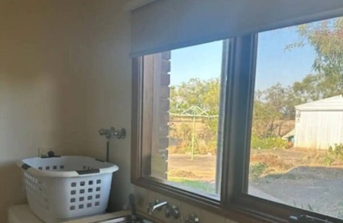 Kialla House | Relaxing Family Farmstay 7 minutes to Shepperton CBD