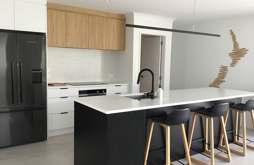 Papamoa Beach House | Relaxing Family Fun - Sun, sand and surf