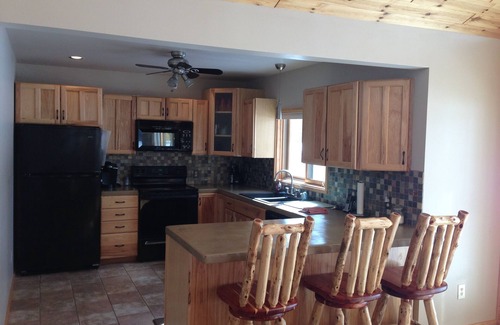 Gladwin House | RELAXING FAMILY RETREAT ON SECORD LAKE