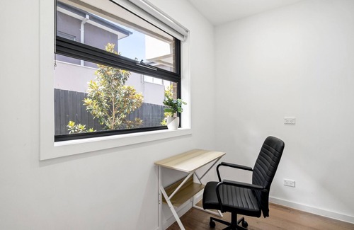 Essendon House | Relaxing Family Townhouse Near Melbourne’s CBD