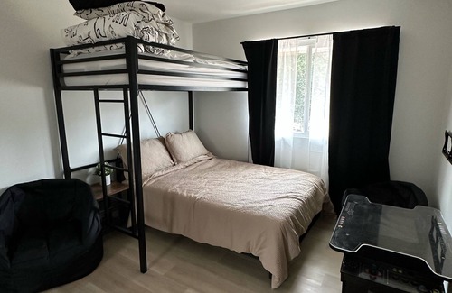 El Cajon House | Relaxing farm stay with mini Donkeys-5 minutes to Casino