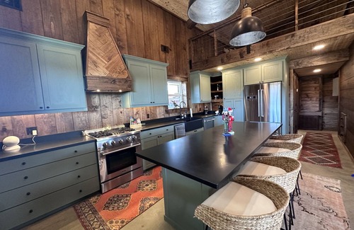 Panola House | Relaxing gameday or hunting retreat on 150 acres w/loft
