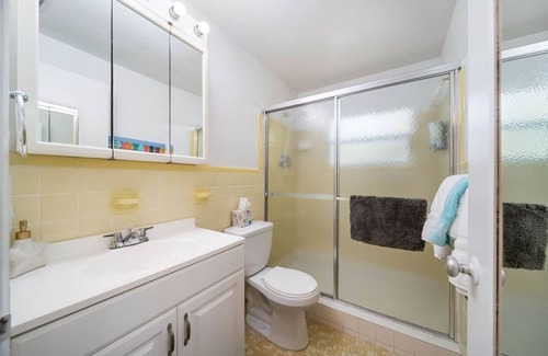 Vero Beach House | Relaxing Garden Home! *10 min to Beaches* Clean & Comfy, KING Suite