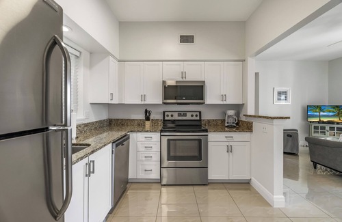 Grand Harbor House | Relaxing Gated Community