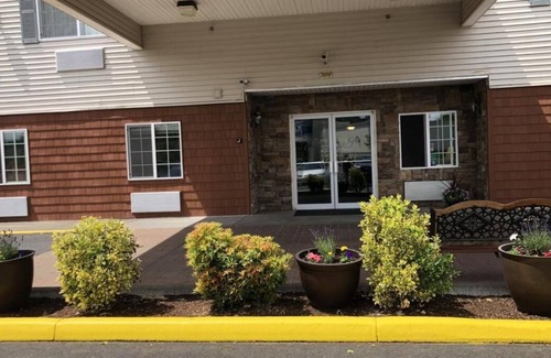 Kelso House | Relaxing Getaway in GuestHouse Kelso Longview! 2 Pet-friendly Units, Affordable