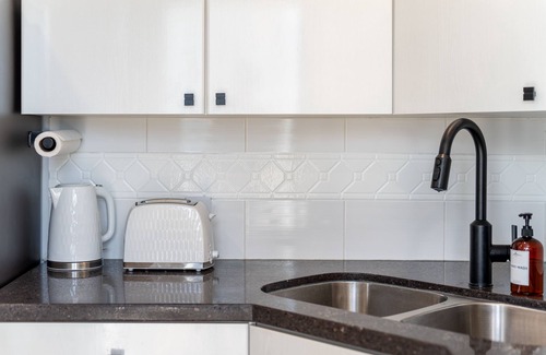 Coal Harbour Resort | Relaxing Getaway In Water View Home, Close To Seawall