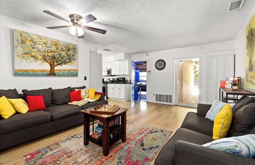 Winnetka House | Relaxing Getaway w/Game Room, Pickleball & More