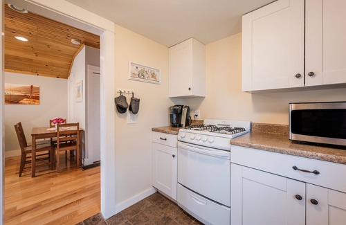Westerly Cottage | Relaxing Getaway with Town Beach Access