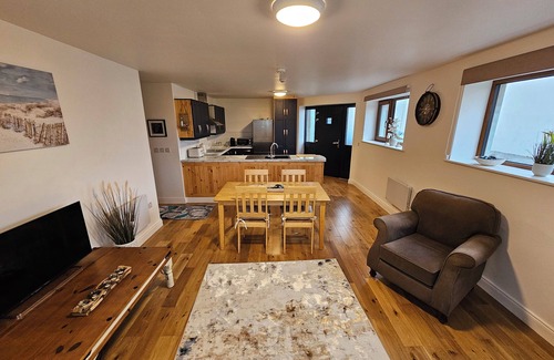 Shanavooneen Apartment | Relaxing Guest Residence