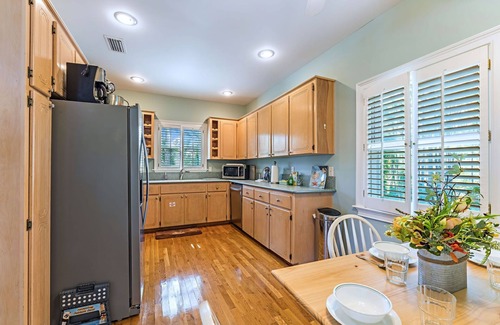 Treasure Beach Village House | Relaxing Home Away from Home! Pets, Private Pool, Steps to Beach- a rare find!