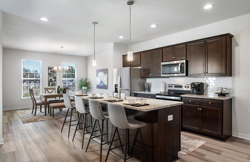 Chester House | Relaxing Home For Extended Stays~Insurance Displacements~Relocations~Travel Pros