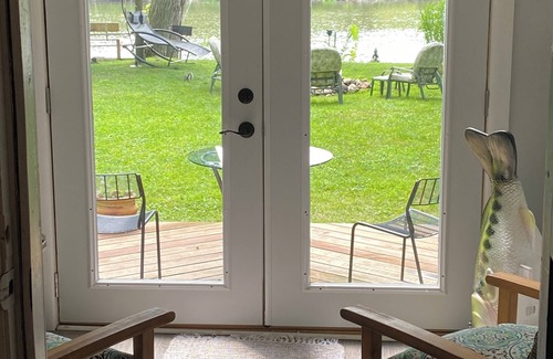 Wasco House | Relaxing home ON the Fox river