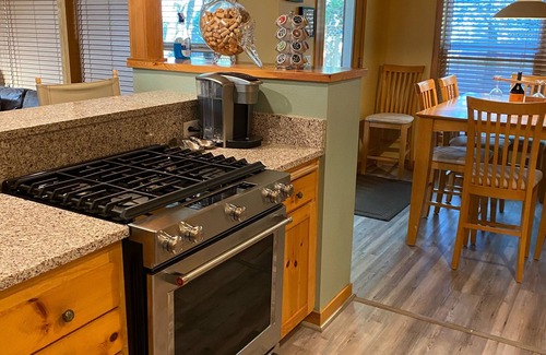 Shorepine Village House | Relaxing Home on the Oregon Coast - Walk to the Beach!