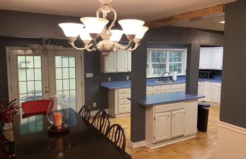 Hendersonville House | Relaxing Home within 20 minutes to Hendersonville or Lake Lure