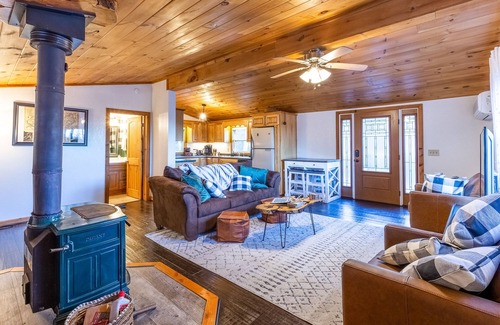 Sylva Cabin | Relaxing Hot Tub by Creek, Fire Pit Near Smokey Mountain National Park