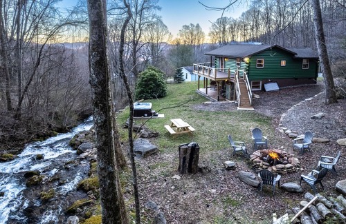 Sylva Cabin | Relaxing Hot Tub by Creek, Fire Pit Near Smokey Mountain National Park