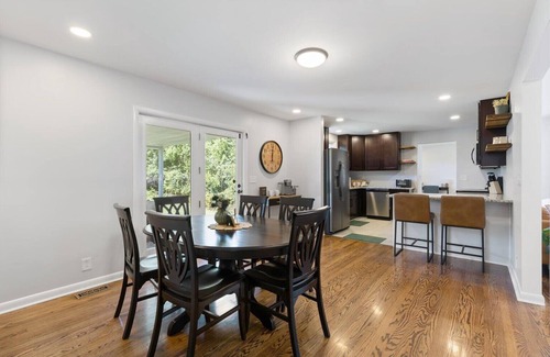 Hendersonville House | Relaxing House near the Lake!