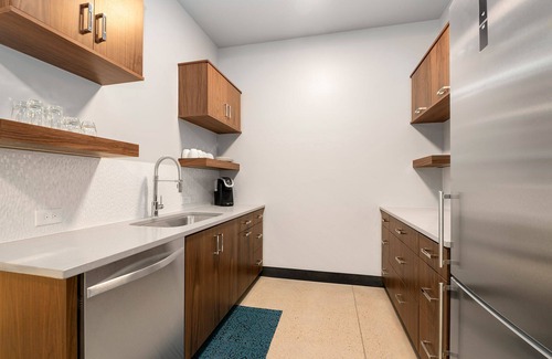 Old Town West House | Relaxing in Paradise w Private Rooftop Deck!