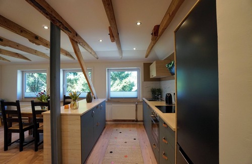 Juebek Apartment | Relaxing in the Raabennest: Young living in the old village in Jübek