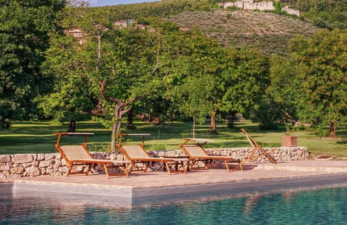 Poreta House | Relaxing Italian Home with Pool