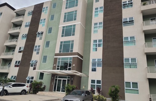 Eden Gardens Apartment | Relaxing Kingston Apartment in close proximity to entertainment
