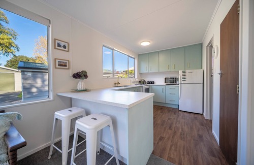 Te Anau House | Relaxing Kiwi Bach - Te Anau Holiday Home