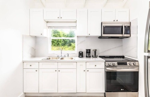Bottle Creek Apartment | Relaxing Lagoon Stay | Watersports Haven