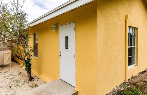 Bottle Creek Apartment | Relaxing Lagoon Stay | Watersports Haven