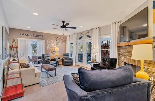 West Union House | Relaxing Lake Front Getaway