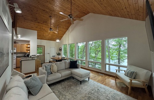 Six Lakes House | Relaxing Lake House with Beach, Hot Tub
