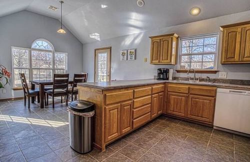 Checotah House | Relaxing Lake Retreat off I-40
