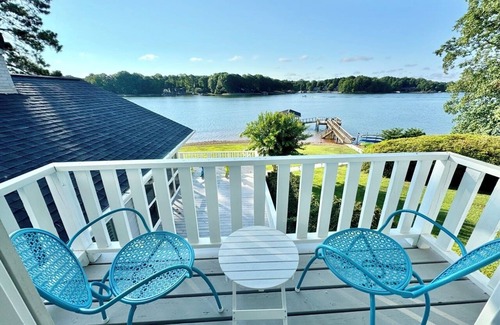 Troutman House | Relaxing Lakefront Home with Brand New Dock and Immaculate Vibes