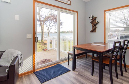Niles House | Relaxing Lakefront House-Perfect Family Vacation