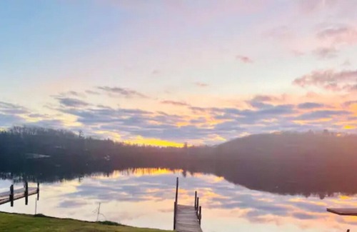 Solon Township House | Relaxing lakefront house to unwind and recharge