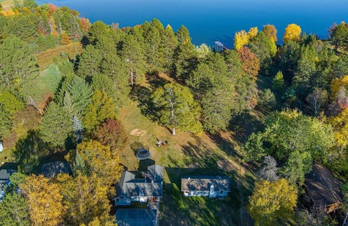 Rhinelander House | Relaxing Lakeside Retreat