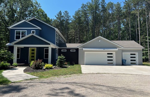 Grand Haven Cottage | Relaxing Modern Cottage in Grand Haven