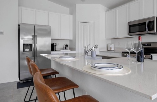 Winter Haven House | Relaxing Oasis - 4 bar, Alaskan King Bed, Grill & Games