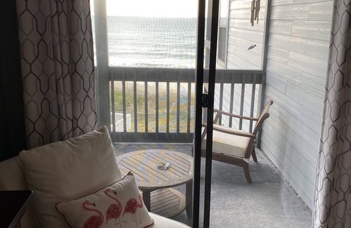 Sneads Ferry Condo | Relaxing Oceanfront Condo w Priv Beach Access, Pool, Elevator. Linens Included