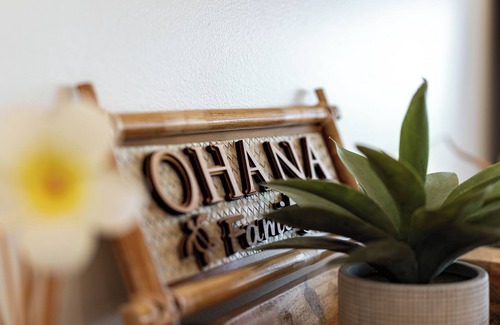 Waialua House | Relaxing or Adventurous North Shore Waterfront Home