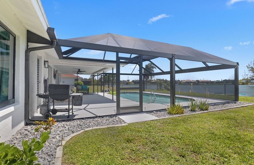 Cape Coral House | Relaxing Pool Home on Freshwater Canal – 2BR/2BA Getaway