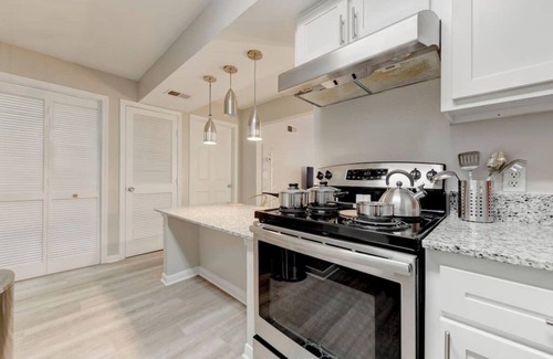 Pleasant Valley Apartment | Relaxing Pool Spacious 4BR 4BA Close to Everything