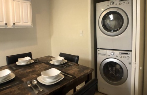 Woodforest Condo | Relaxing Queen Bed Suite/25 Minute Away From Downtown