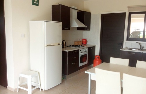 Pervolia Apartment | Relaxing quiet holiday near the beach