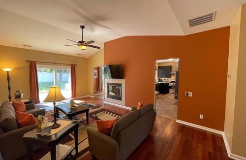 Bear House | Relaxing Ranch Getaway near Christiana Mall & University of Delaware!