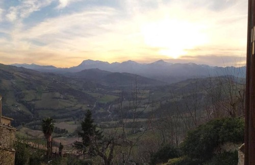 Monte San Martino Apartment | Relaxing Retreat in Le Marche