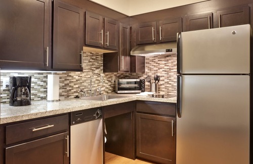 Midvale Condo | Relaxing Retreat! 1 Bedroom Suite with Access to a Heated Pool & Hot Tub | Free Breakfast Buffet