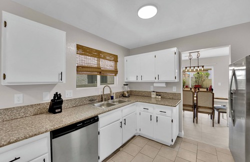 Sunrise Manor House | Relaxing Retreat 3-bedroom house 15min to Strip