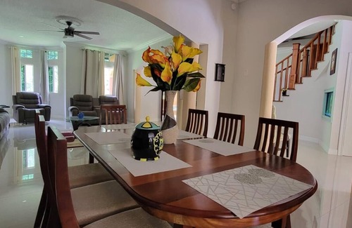 Seaford Town House | Relaxing retreat at Paradise Palms Estate. Minutes away from Appleton Estate.
