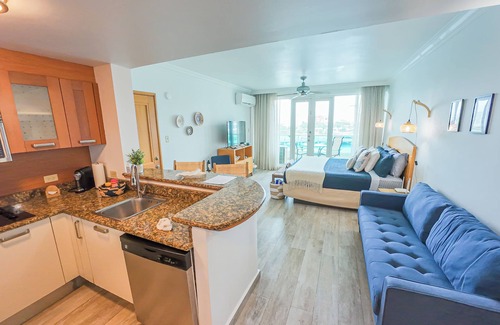 San Juan Villa | Relaxing Retreat: Near Beaches & Private Balcony