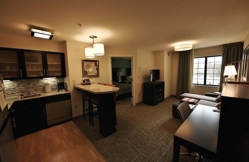 Liverpool Condo | Relaxing Retreat Near Syracuse | Free Breakfast + Business Center
